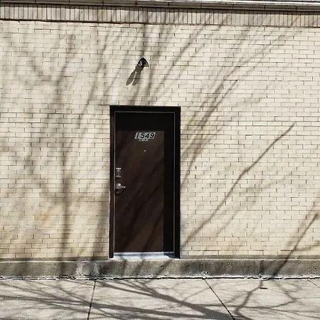 1549 North Maplewood Avenue Apartment